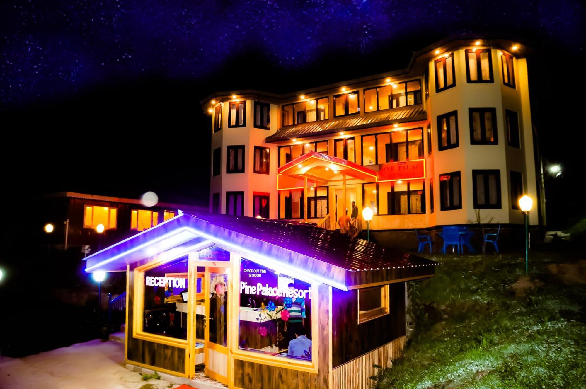 Pine Palace Resort Pahalgam Exterior photo